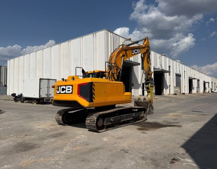 JCB 210 XLC **EPIROC HAMMER**